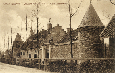 13483 Gezicht op het poortgebouw van het kasteel Sypestein (Nieuw-Loosdrechtsedijk 146-150) te Nieuw-Loosdrecht ...